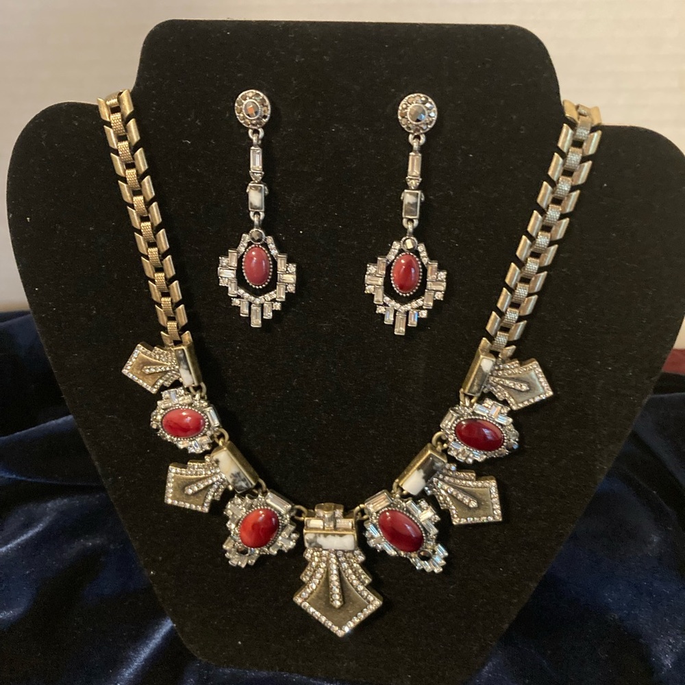Chloe & Isabel Parure Set in Dark Red and Antique Gold